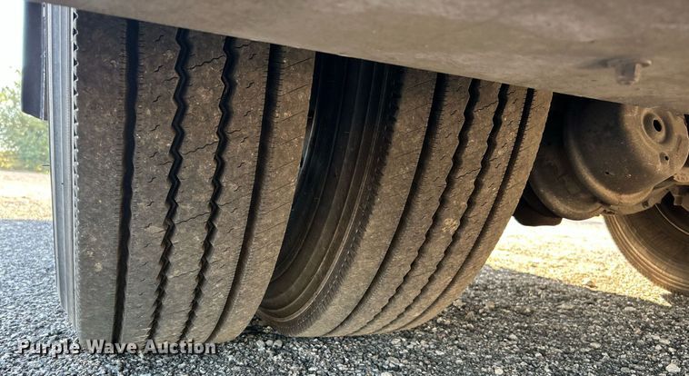 image for item KH9576 2007 GMC C7500 medical scanner truck