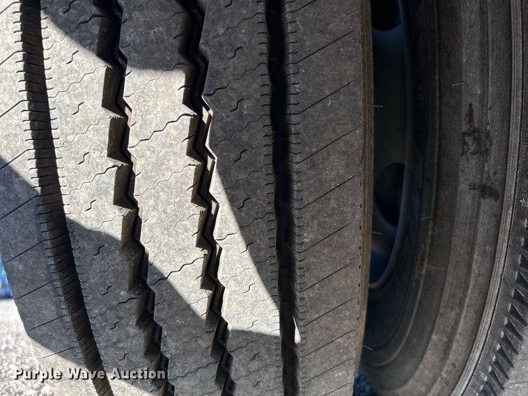 image for item KH9576 2007 GMC C7500 medical scanner truck