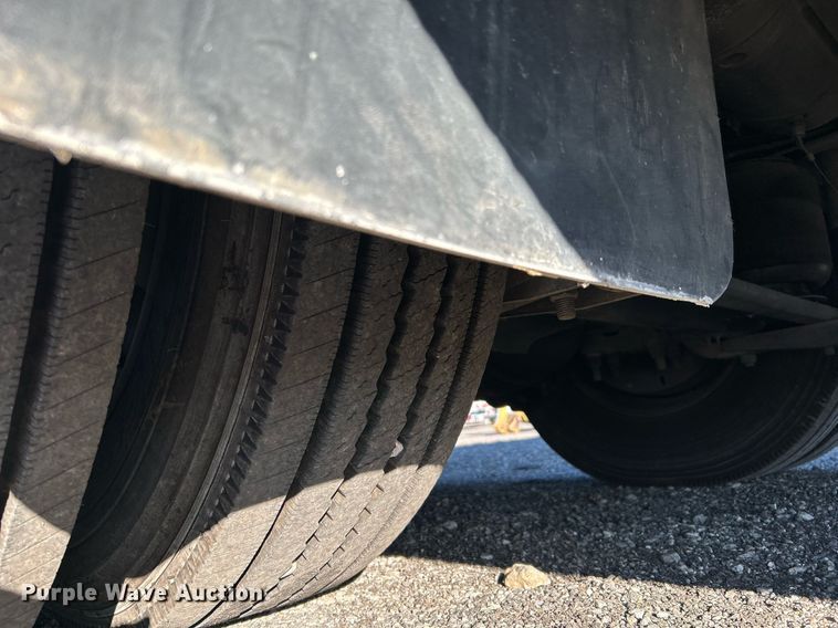 image for item KH9576 2007 GMC C7500 medical scanner truck