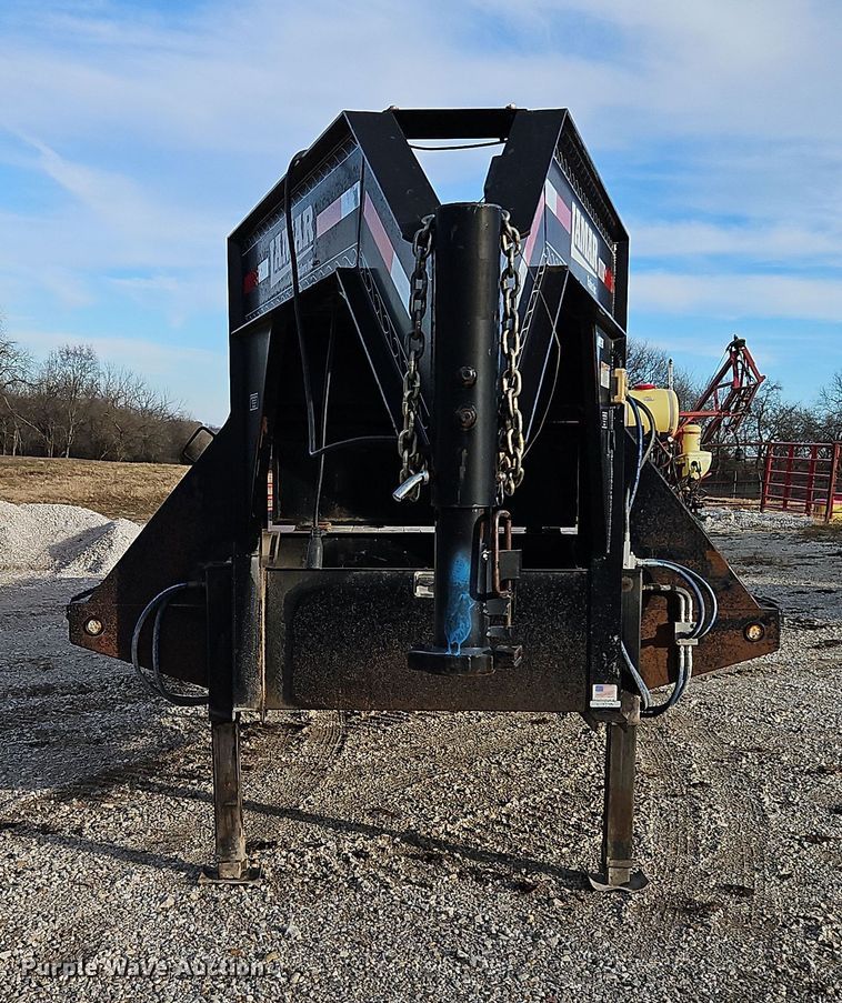 image for item LB9664 2014 Lamar GN3220 equipment trailer