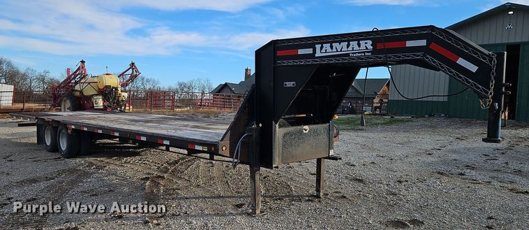 image for item LB9664 2014 Lamar GN3220 equipment trailer