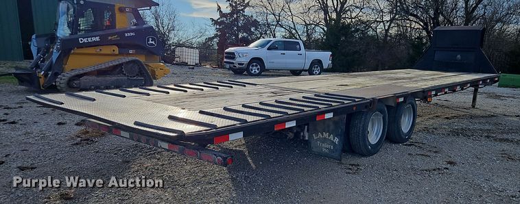 image for item LB9664 2014 Lamar GN3220 equipment trailer