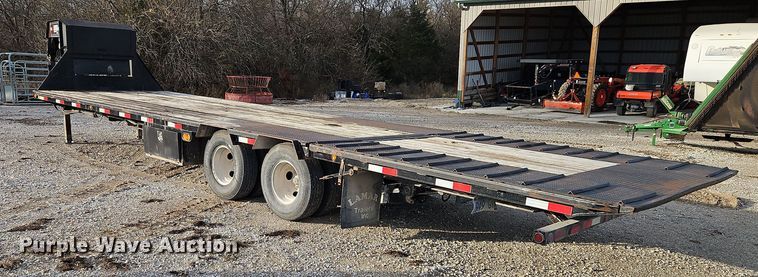 image for item LB9664 2014 Lamar GN3220 equipment trailer