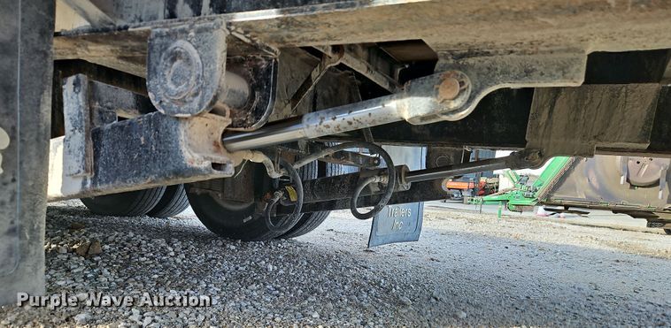 image for item LB9664 2014 Lamar GN3220 equipment trailer