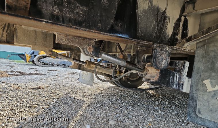 image for item LB9664 2014 Lamar GN3220 equipment trailer
