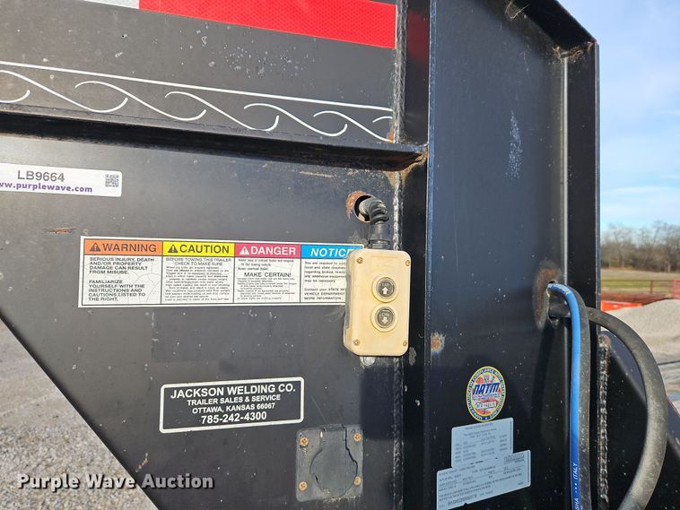 image for item LB9664 2014 Lamar GN3220 equipment trailer