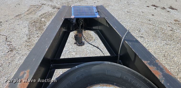 image for item LB9664 2014 Lamar GN3220 equipment trailer