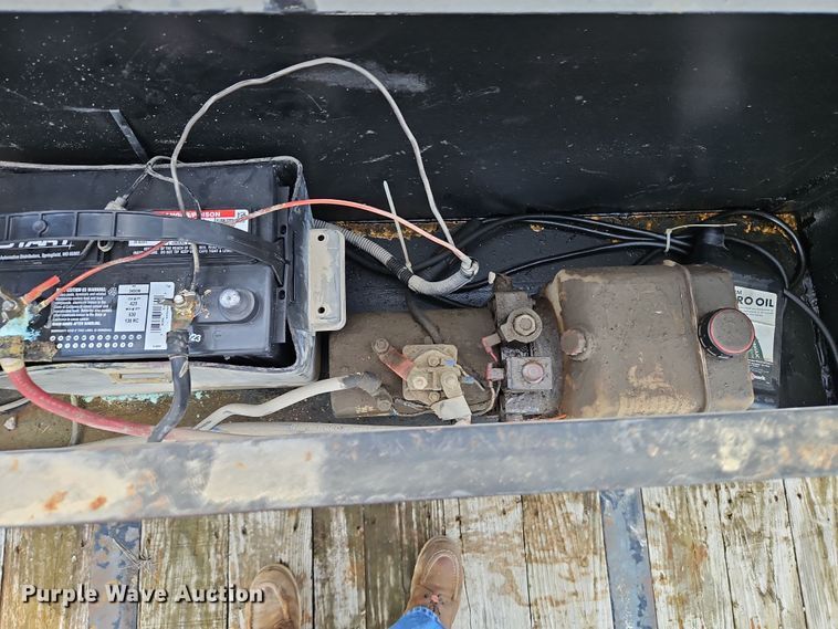 image for item LB9664 2014 Lamar GN3220 equipment trailer