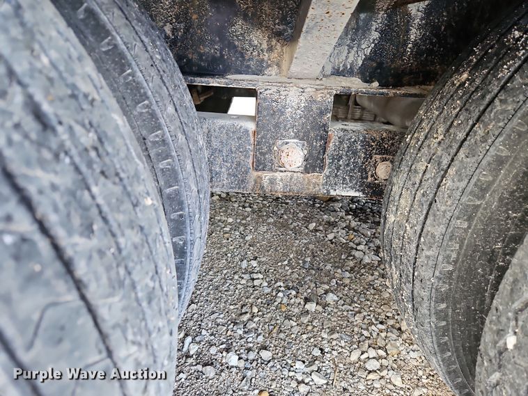 image for item LB9664 2014 Lamar GN3220 equipment trailer