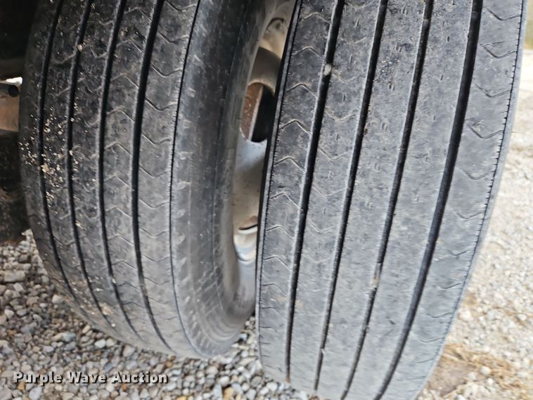 image for item LB9664 2014 Lamar GN3220 equipment trailer