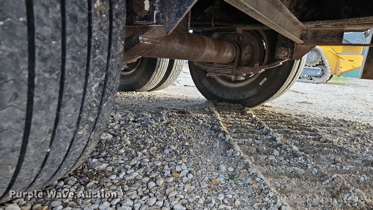 image for item LB9664 2014 Lamar GN3220 equipment trailer