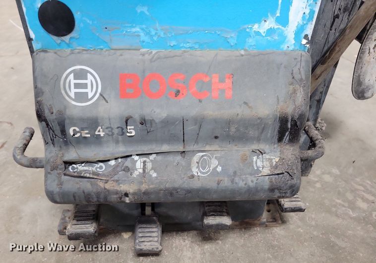 image for item LC9789 2011 Bosch TCE300 tire machine