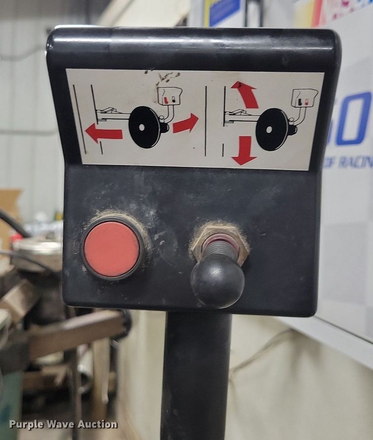 image for item LC9789 2011 Bosch TCE300 tire machine