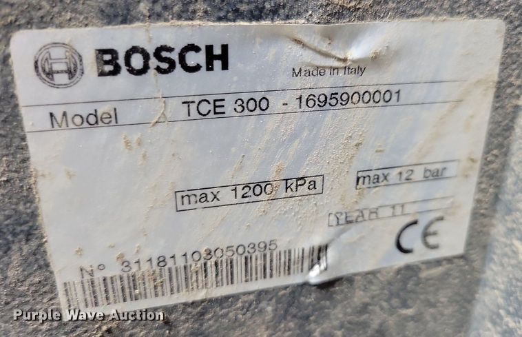 image for item LC9789 2011 Bosch TCE300 tire machine