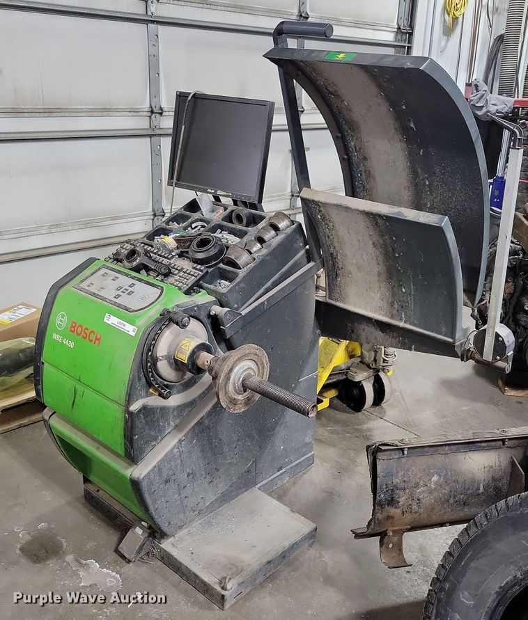 image for item LC9790 2012 Bosch WBE 4430 tire balancer