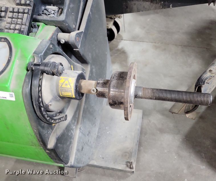 image for item LC9790 2012 Bosch WBE 4430 tire balancer