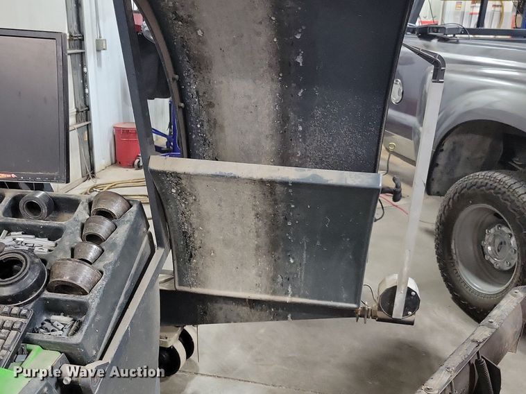 image for item LC9790 2012 Bosch WBE 4430 tire balancer