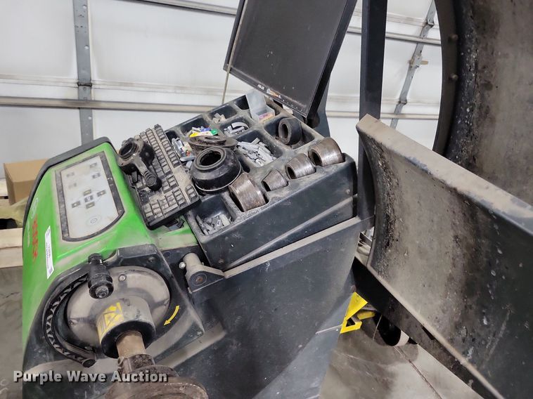 image for item LC9790 2012 Bosch WBE 4430 tire balancer