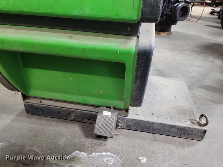 image for item LC9790 2012 Bosch WBE 4430 tire balancer