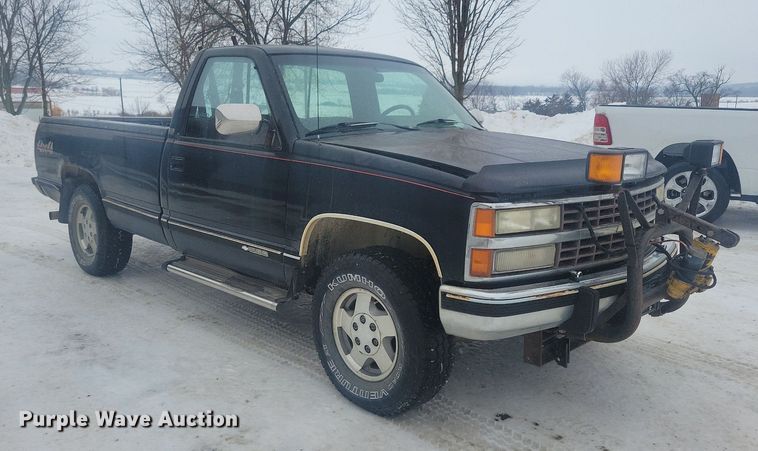 image for item LC9792 1991 Chevrolet 1500 Silverado pickup truck