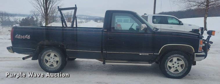 image for item LC9792 1991 Chevrolet 1500 Silverado pickup truck