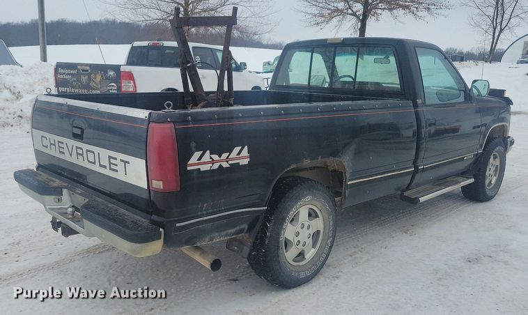 image for item LC9792 1991 Chevrolet 1500 Silverado pickup truck