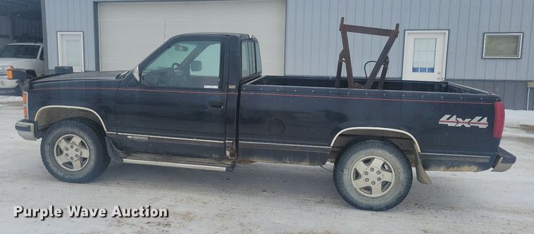 image for item LC9792 1991 Chevrolet 1500 Silverado pickup truck