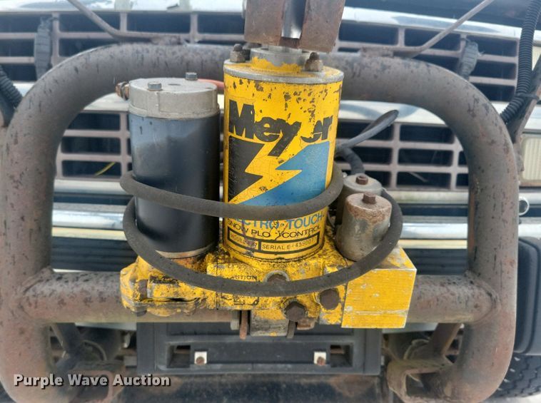 image for item LC9792 1991 Chevrolet 1500 Silverado pickup truck