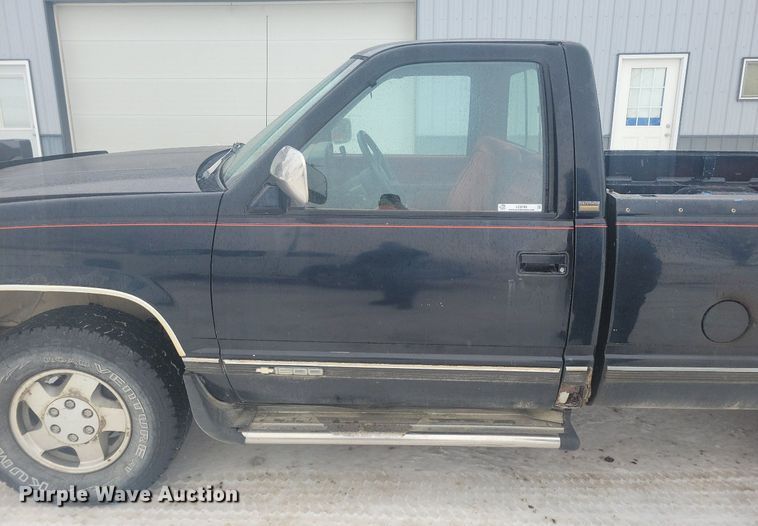 image for item LC9792 1991 Chevrolet 1500 Silverado pickup truck