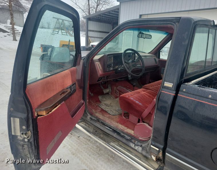 image for item LC9792 1991 Chevrolet 1500 Silverado pickup truck