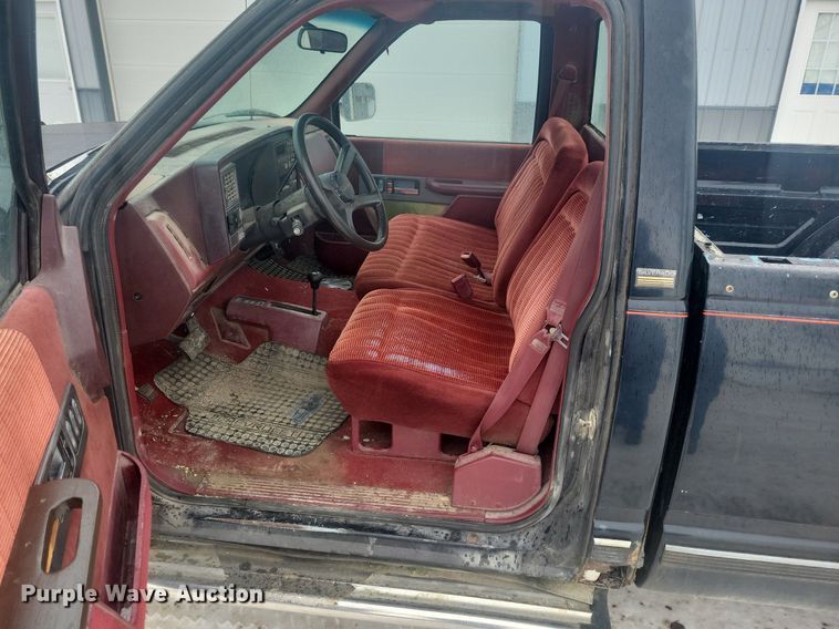 image for item LC9792 1991 Chevrolet 1500 Silverado pickup truck