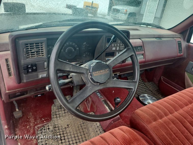 image for item LC9792 1991 Chevrolet 1500 Silverado pickup truck