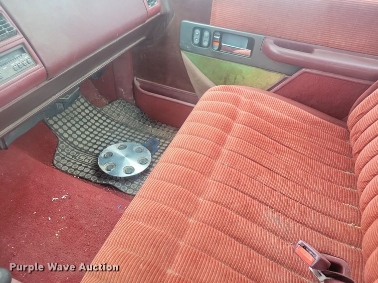 image for item LC9792 1991 Chevrolet 1500 Silverado pickup truck