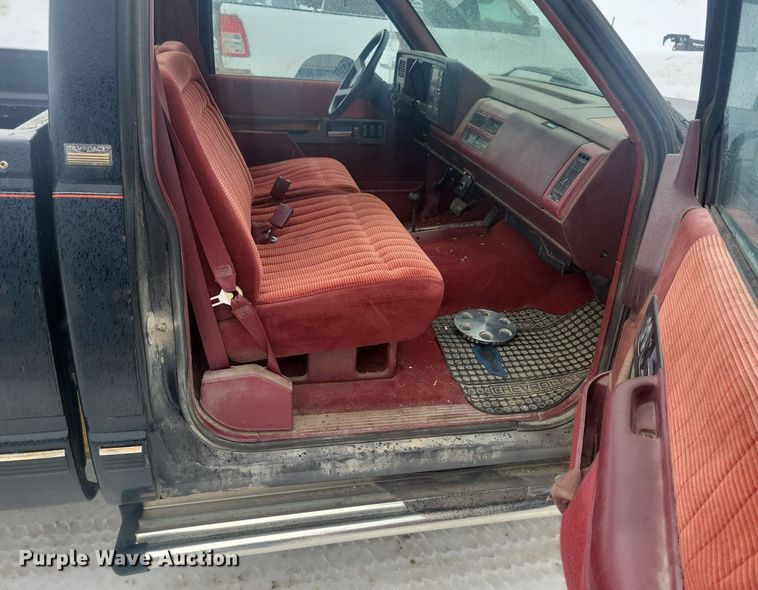 image for item LC9792 1991 Chevrolet 1500 Silverado pickup truck