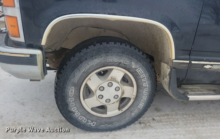 image for item LC9792 1991 Chevrolet 1500 Silverado pickup truck