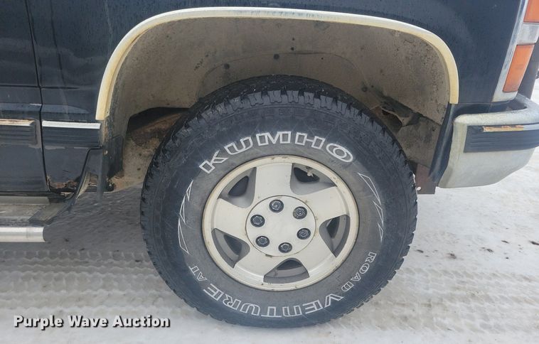 image for item LC9792 1991 Chevrolet 1500 Silverado pickup truck