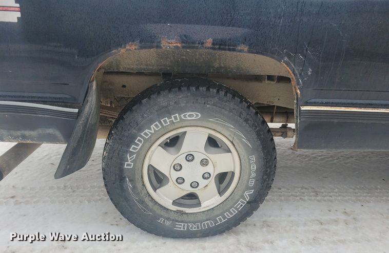 image for item LC9792 1991 Chevrolet 1500 Silverado pickup truck