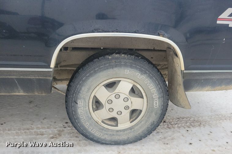 image for item LC9792 1991 Chevrolet 1500 Silverado pickup truck