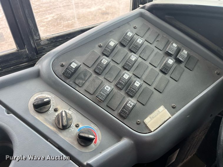 image for item LD9301 2006 International CE300 school bus