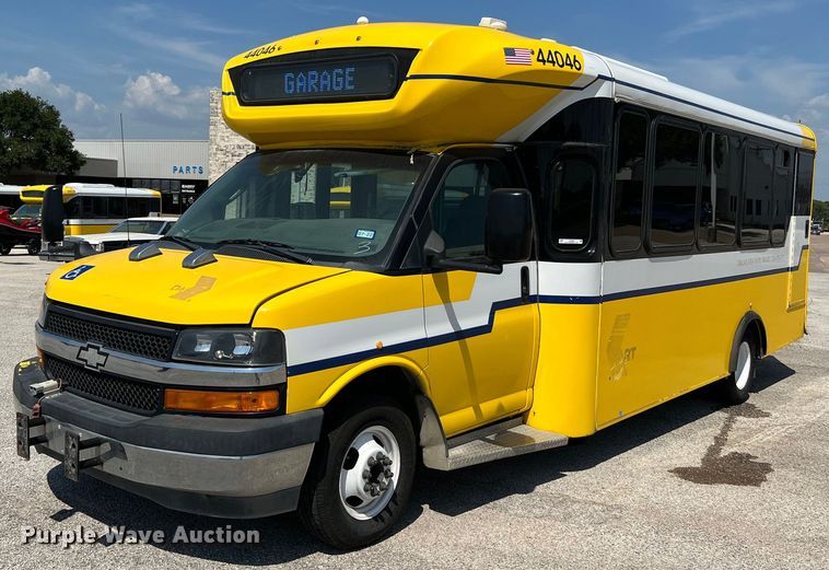 image for item LF9352 2017 Chevrolet Express G4500 shuttle bus