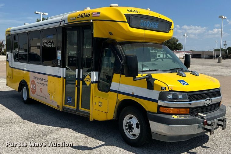 image for item LF9352 2017 Chevrolet Express G4500 shuttle bus