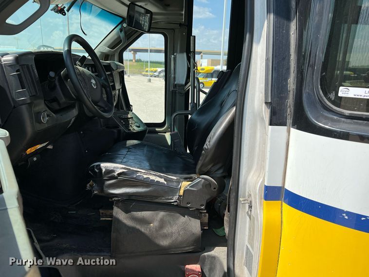 image for item LF9352 2017 Chevrolet Express G4500 shuttle bus