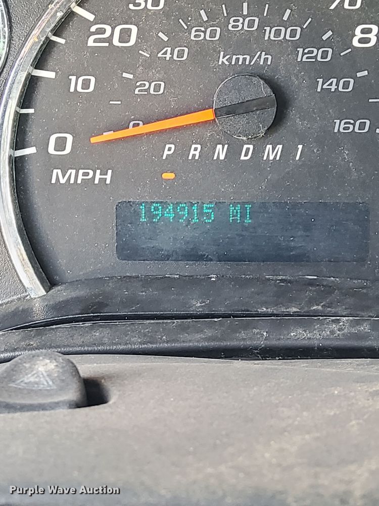 image for item LF9352 2017 Chevrolet Express G4500 shuttle bus