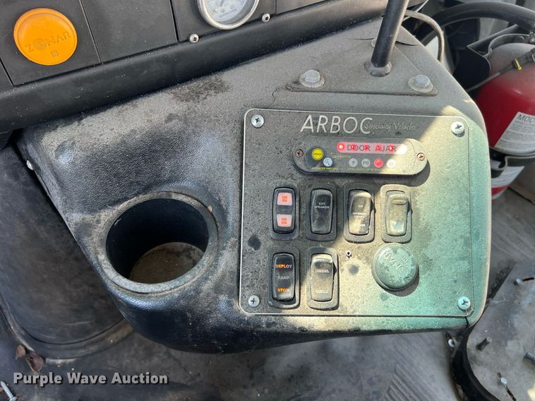 image for item LF9352 2017 Chevrolet Express G4500 shuttle bus