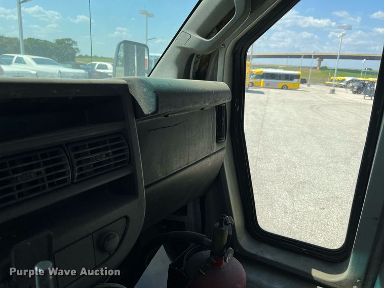 image for item LF9352 2017 Chevrolet Express G4500 shuttle bus