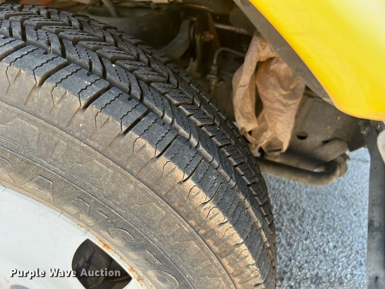 image for item LF9352 2017 Chevrolet Express G4500 shuttle bus