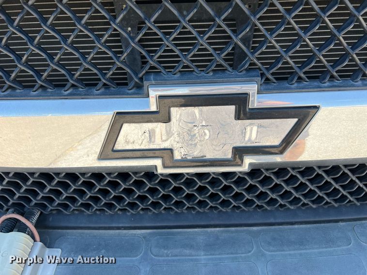 image for item LF9352 2017 Chevrolet Express G4500 shuttle bus