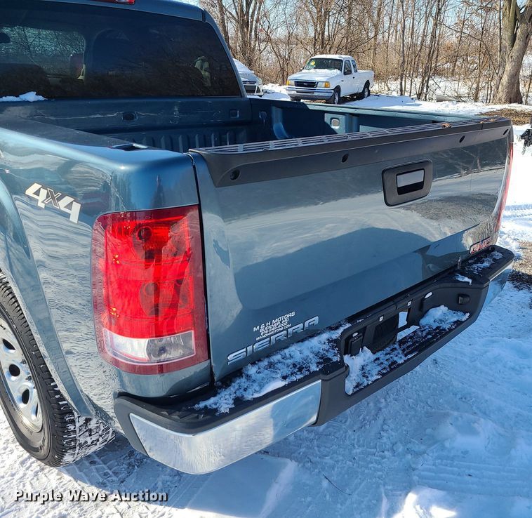 image for item LJ9471 2013 GMC Sierra 1500 Crew Cab pickup truck