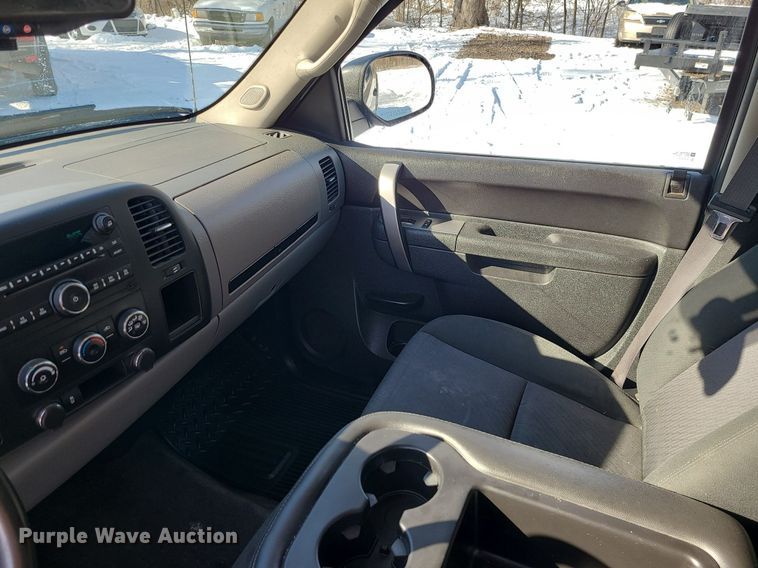 image for item LJ9471 2013 GMC Sierra 1500 Crew Cab pickup truck