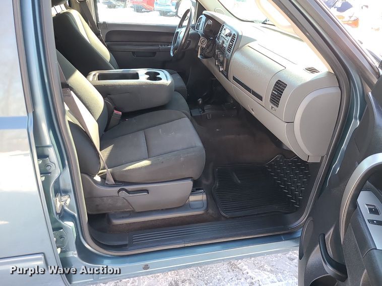 image for item LJ9471 2013 GMC Sierra 1500 Crew Cab pickup truck